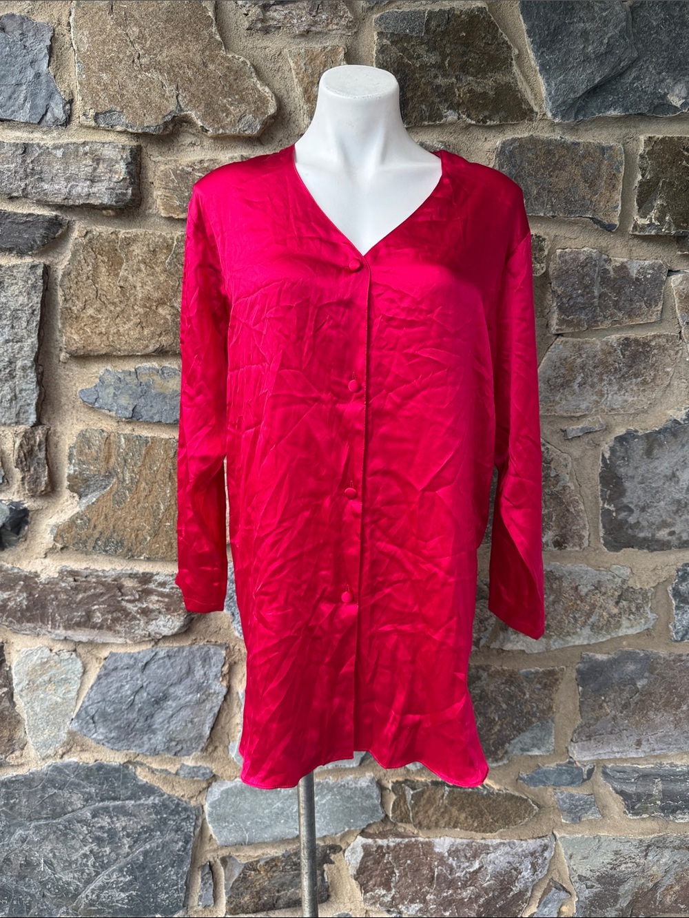 Victoria's Secret NWT Dead Stock Silk Buttoned Night Gown in Red Size Medium